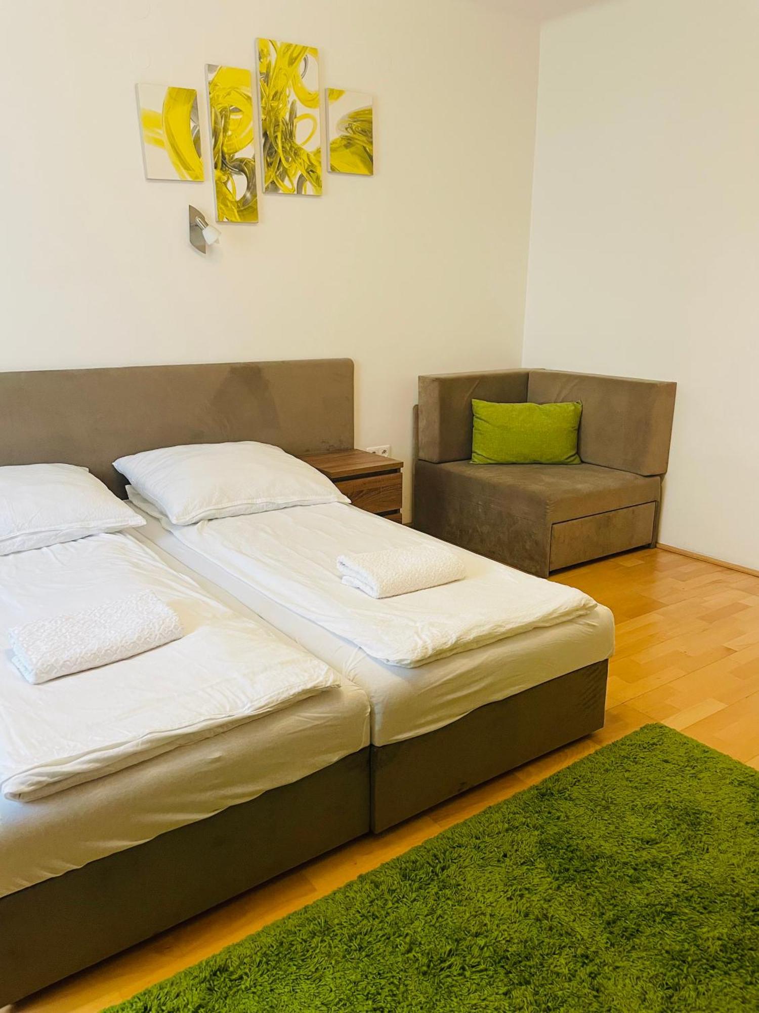 Weninger Studio Apartman Kiskunhalas Extérieur photo