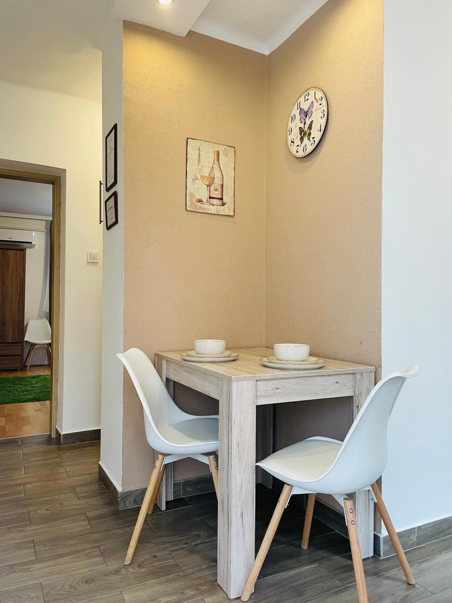 Weninger Studio Apartman Kiskunhalas Extérieur photo