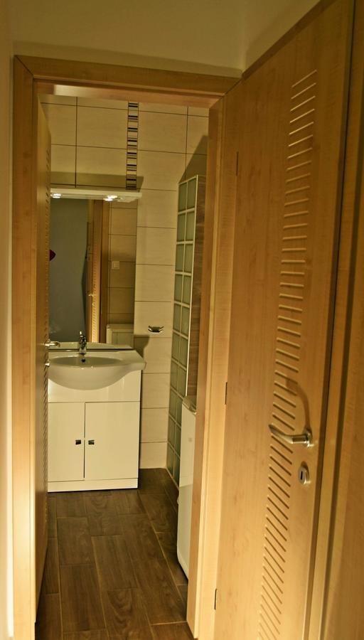 Weninger Studio Apartman Kiskunhalas Extérieur photo
